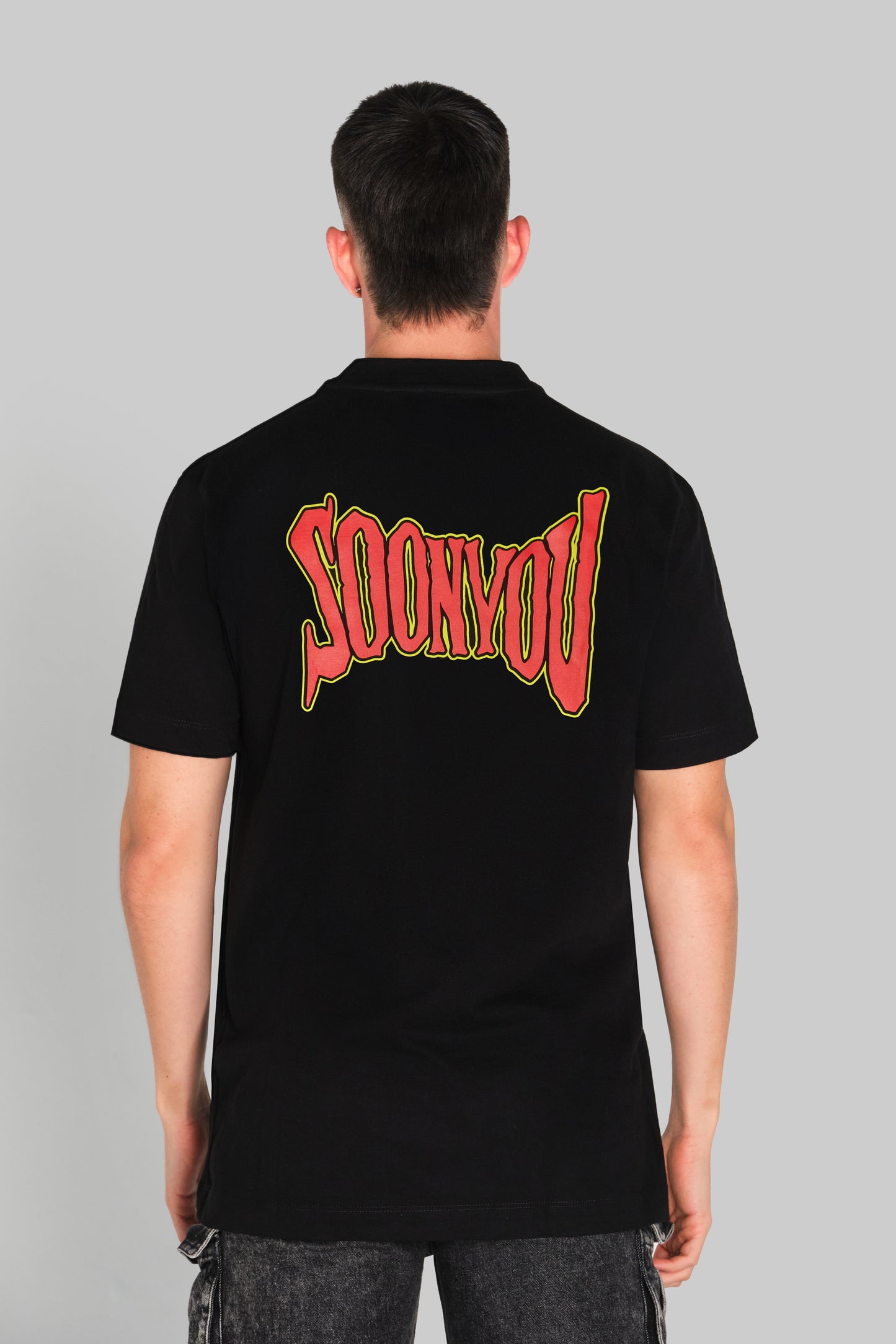 Tshirt Regular negra Soon You