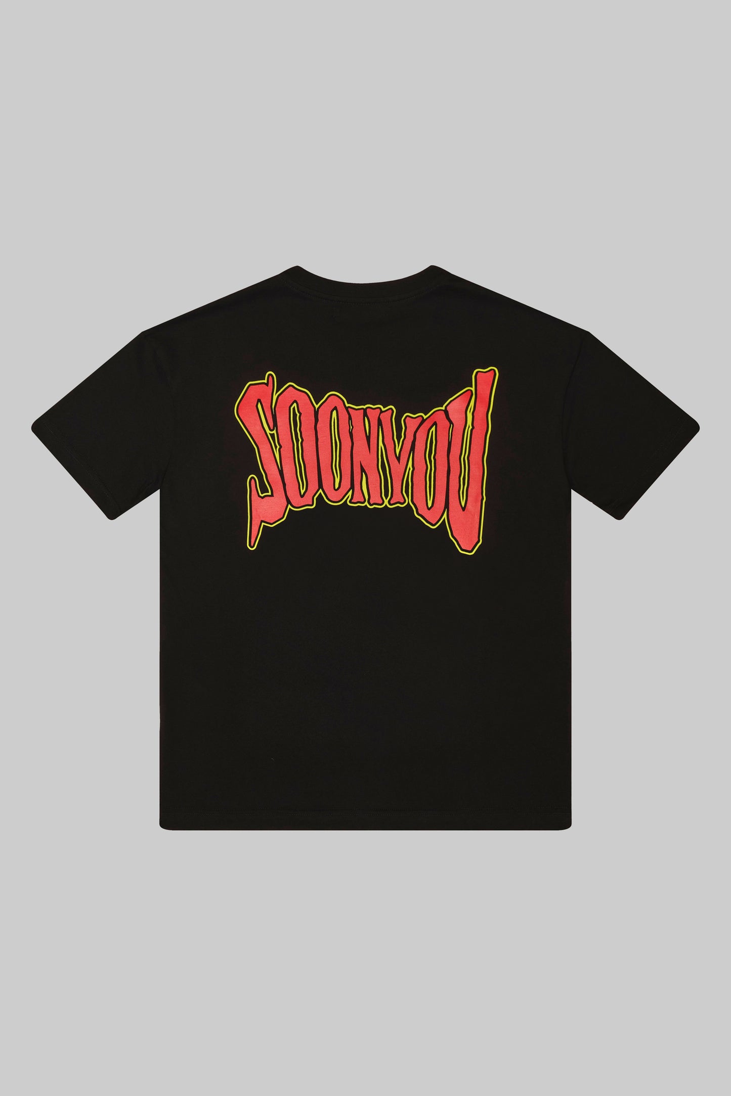 Tshirt Regular negra Soon You